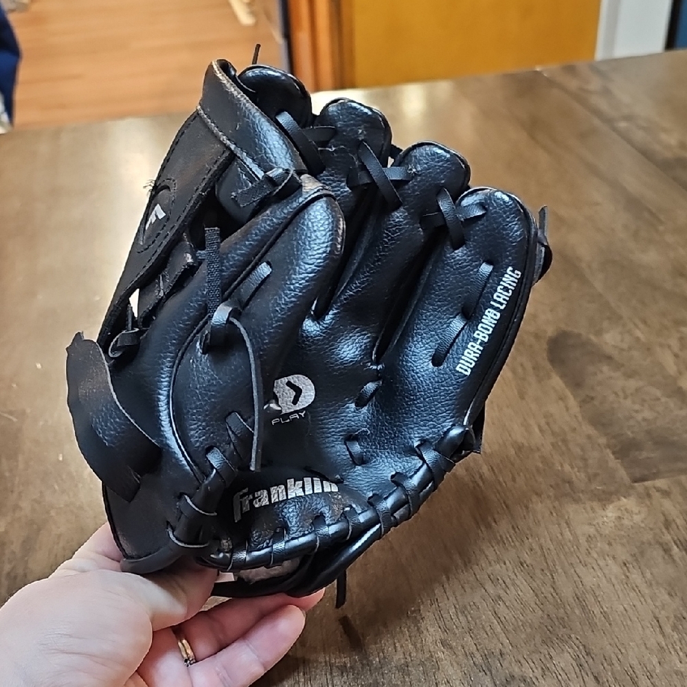 3 for $20 ⚾ Franklin Black 8.5" Ready to Play Full Trap Baseball Glove 🖤